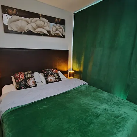 Apartment-studio With View M&m Μπένιντορμ